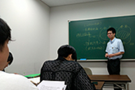 松蔭大学 従来のヒト・モノ・資金・情報の合理性・経済性に基づいた経営理論を学び、産業界から期待される経営に関する専門的人材に