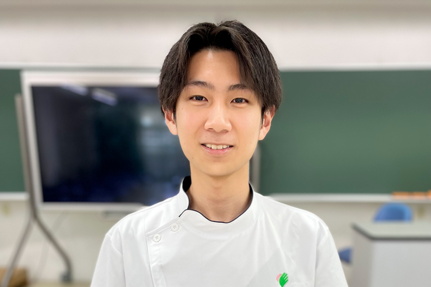 専門学校　医学アカデミーの学生