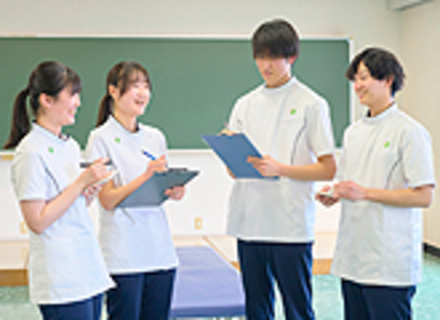 専門学校　医学アカデミーの特長１