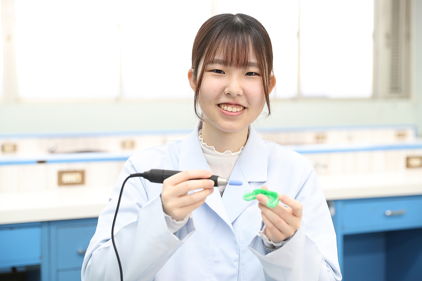 東海歯科医療専門学校の学生