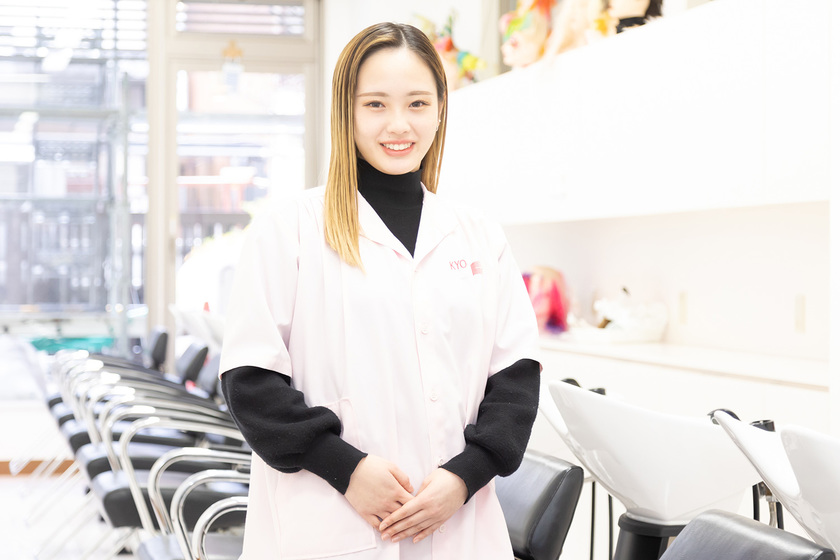 京都美容専門学校の学生