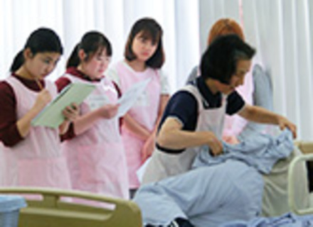 吉川福祉専門学校の特長１