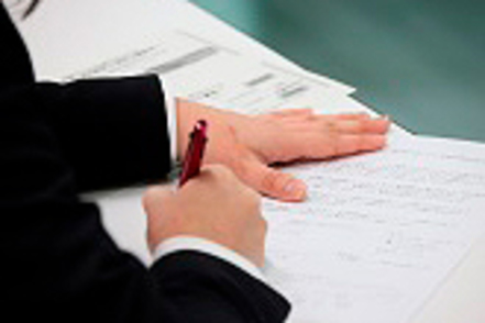 育英大学 充実した教員・公務員試験対策講座を実施するとともに、専門の職員を配置し、進路に合わせたキャリア支援をします