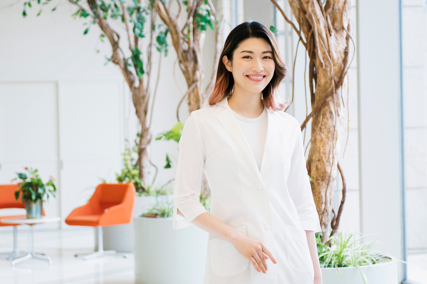 ビューティ＆ウェルネス専門職大学の先生