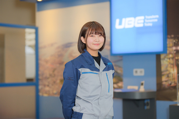 安全衛生スタッフとして働く白石 彩花(あやか)さん