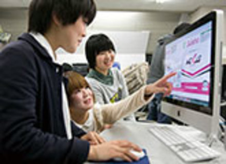 大阪芸術大学附属大阪美術専門学校の特長１