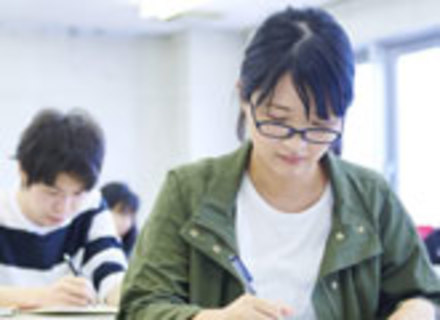 大阪芸術大学附属大阪美術専門学校の特長２