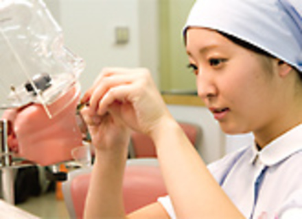 日本大学歯学部附属歯科衛生専門学校の特長１