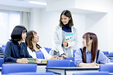 北海道武蔵女子大学 経営学だけでなく、ICT&times;デザイン&times;マーケティングなど幅広く社会で生きる経営を学びます