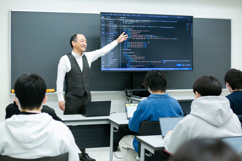 熊本情報ＩＴクリエイター専門学校の先生