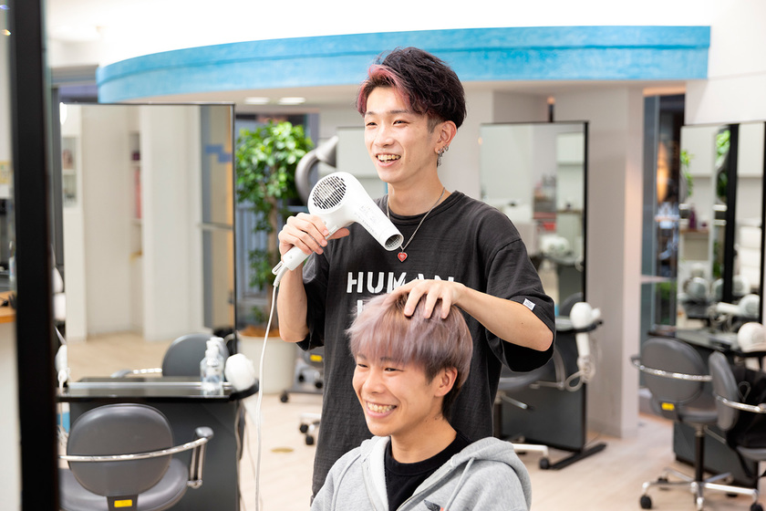 コーセー美容専門学校の学生