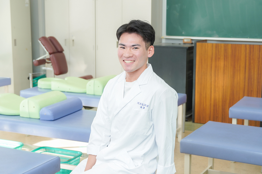 日本鍼灸理療専門学校の学生