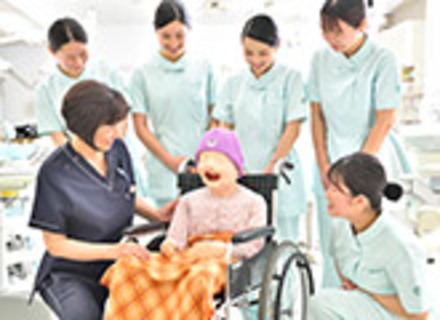 大阪府歯科医師会附属歯科衛生士専門学校の特長１