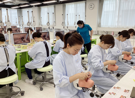 医療創生大学歯科衛生専門学校の特長１