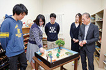 西九州大学 非言語手法を用いたカウンセリングとして芸術療法も学びます