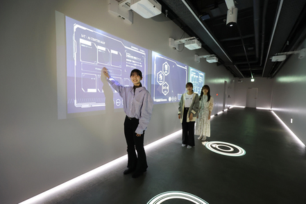 崇城大学 最先端設備で生きた学びを提供する 「IoT・AIセンター」がオープン！