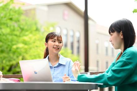 福岡女学院大学 理系になじみがなくても大丈夫。いつの間にか夢中になって学んでいます。