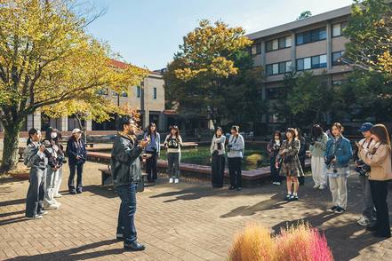 福岡女学院大学 【メディア・コミュニケーション学科】多様な実務経験をもつ教員が在籍。理論と実践の両面から学びを総合的にサポートします