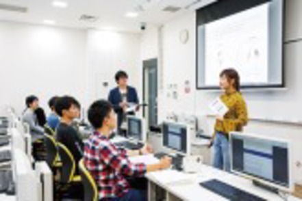福岡大学 経済学の深い理解と考え方を生かして、実社会で即戦力として活躍する人材を育成します