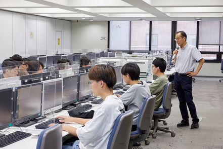 熊本学園大学 デジタル変革社会に対応した人材を育成する、文理融合の「経済分析専攻」TSMC進出にも対応した「地域・国際経済専攻」を新設