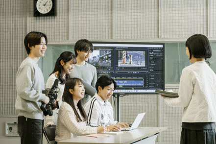 広島経済大学 【メディアビジネス学科】メディアとビジネスの最前線で活躍するための能力を育成します