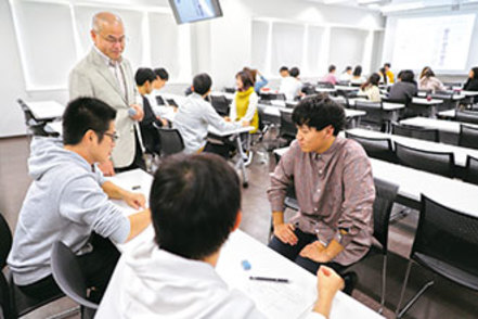 大阪成蹊大学 万全の教員採用試験対策。各行政別教員採用試験の最新情報を収集・管理し、的確な指導とサポートを実施