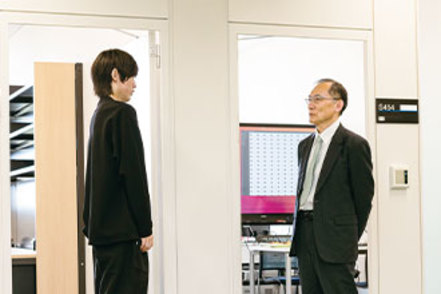 大阪成蹊大学 一流のデータサイエンティストである教員が一人ひとりに指導！私立大学では珍しい教員と学生の研究室が隣接する環境を用意