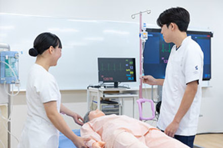 大阪成蹊大学 最新の実習施設を用意！梅田から14分、駅前徒歩2分、アクセス抜群の駅前キャンパスで学ぶ！