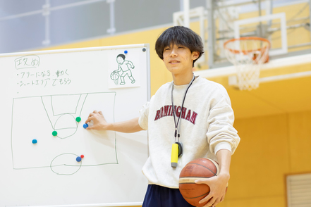 園田学園大学 幼・保・小、3つの資格から2つを選んで取得できます。新設コースでは、資格取得以外に社会で活躍できる多様な学びが広がります。