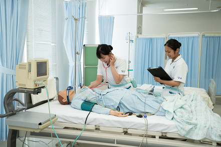 姫路大学 シミュレーション人形やカリキュラムも整い、なりたい看護師になれる環境が魅力