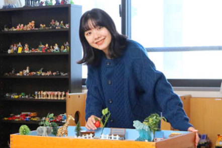 京都文教大学 「箱庭療法」など心理療法を実際に体験し、クライアントに寄り添うセラピストの姿勢を学びます。