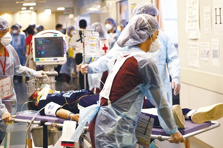 大手前大学 実践力。多彩な実習先で、柔軟な看護力を養う。実習施設で課題や改善に向けた取り組み、地域における看護の多様性を学修します。