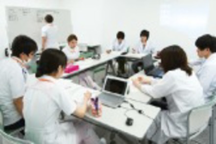 摂南大学 薬学部・農学部との連携により、臨床現場で必要とされる知識を深めます。
