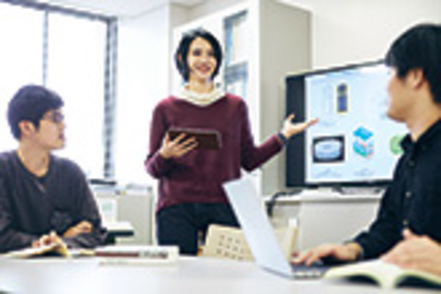 大阪工業大学 日本で唯一の知的財産を専門分野とした文系学部。法律、経済、経営などのビジネススキルを修得。今日本が求める超知財人材を育成