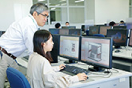 大阪電気通信大学 建築に関するあらゆる情報を集約できるBIMの操作を実際に体験し、基礎的な使い方を修得します。