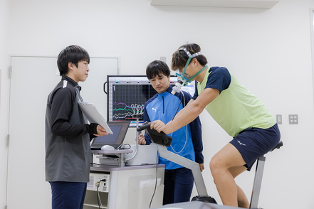 びわこ学院大学 保健体育教員の養成だけでなく、スポーツについて幅広い観点から研究することができます。