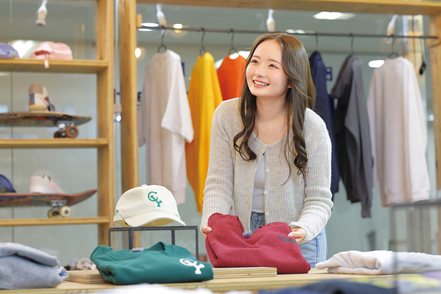 大阪学院大学 企業と連携して、実践的に課題解決に取り組むゼミナールが充実しています。