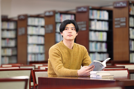 大阪学院大学 授業とキャンパス内で開講される資格講座で公務員として求められる知識を習得。