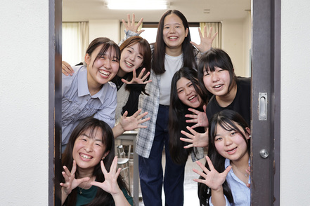 聖泉大学 学生広報スタッフ「いずみっこ」は、各大学公式SNSで、学生ならではの目線で、聖泉大学の魅力を発信中！ぜひチェックしてね☆