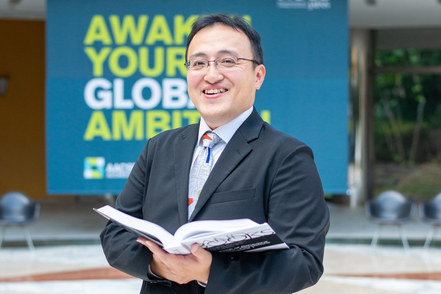 名古屋商科大学 半数以上の教員がビジネス経験豊富な実務家教員。ビジネスに直結した実践的な授業を行います