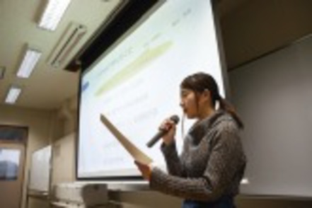 愛知学院大学 少人数クラスで学ぶ「リサーチ・プロジェクト」では、一人ひとりが主役です