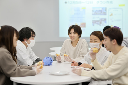 愛知学院大学 地元企業との連携が充実している商学部。消費者ニーズをつかむマーケティングの重要性など、「実学」ならではの経験を積みます