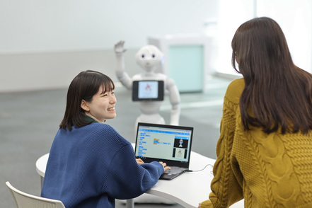 愛知学院大学 近年はAI、IoTなど新しい技術が進展。商学部では、SEなど技術専門職を目指し、ハイレベルなスキルを身につけることも可能