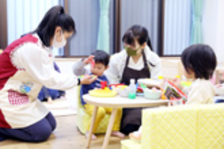 愛知東邦大学 保育所や小学校などで奉仕活動を行う「サービス・ラーニング」／早期から現場体験をします