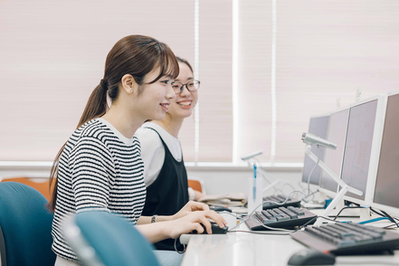 椙山女学園大学 【情報デザイン学科】「わたしは、新しい価値を、情報技術で生み出す。」情報をデザインし、社会に新しい価値を生み出す