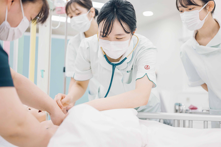 椙山女学園大学 「わたしは、人と向き合いながら、成長し続ける。」現場が求める豊かな人間性と看護実践力を備えた、成長し続ける看護職者を