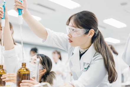 椙山女学園大学 「わたしは、食と健康の、スペシャリストになる。」食と健康を支える、時代が求める管理栄養士へ