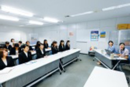 名古屋学院大学 航空会社と連携したiWingプログラムでは航空業界をめざす学生を支援します。