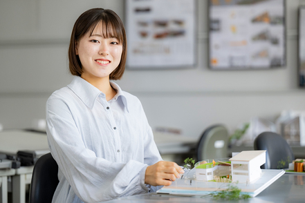 名古屋葵大学 設計製図やデザイン演習などを通じ、より快適な生活環境の創造に役立つスキルを磨きます