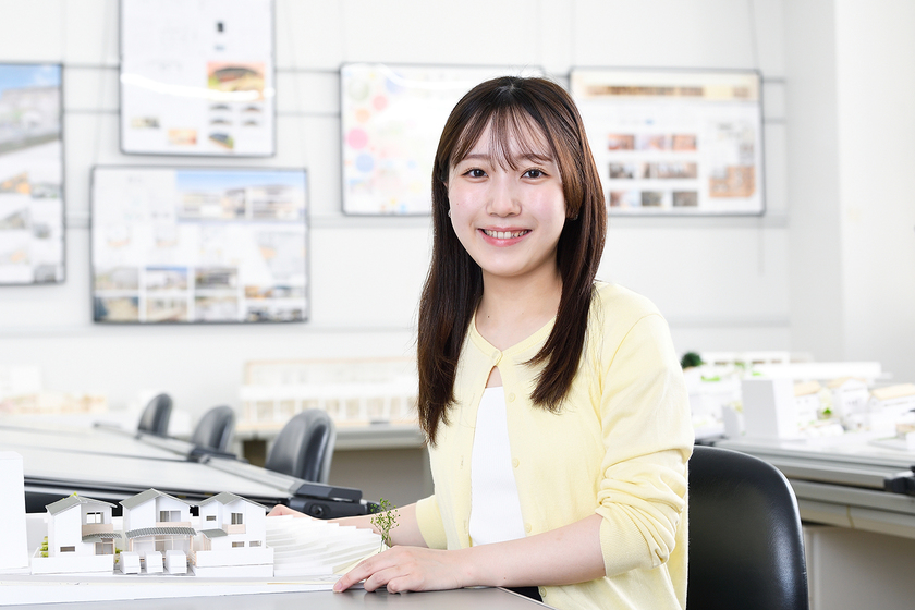 名古屋葵大学の学生